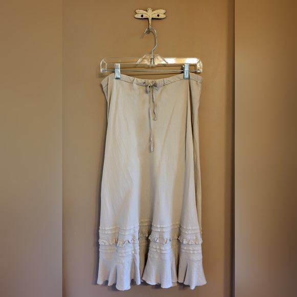 Izod. Linen blend skirt with ruffle. Natural colour. S. - Picture 1 of 8